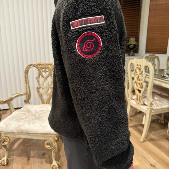 VILLAGE OF THE HIDDEN LEAVES BLACK SHERPA HOODIE - Picture 2 of 7